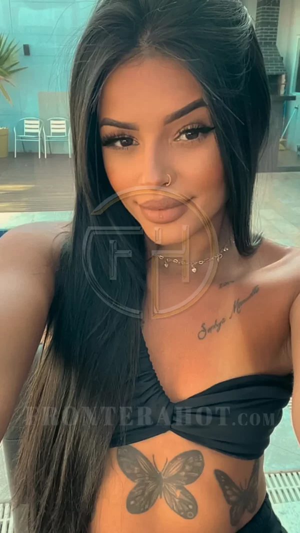 Maya, escort - acompañante - puta - garota en Ciudad del Este Foz do Iguazú y puerto iguazu. servicios SEXO ORAL AL FRANCES DESPEDIDA DE SOLTEROS VIDEOLLAMADAS EROTICAS VENTA DE CONTENIDOS morena brasilera posando de forma sensual