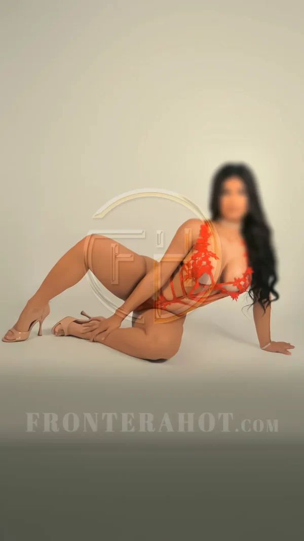 AZUL, ESCORT - ACOMPAÑANTE - PUTA - MASAJISTA Y GAROTA en Asunción PARAGUAY.