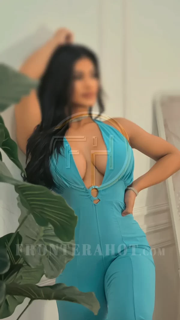 AZUL, ESCORT - ACOMPAÑANTE - PUTA - MASAJISTA Y GAROTA en Asunción PARAGUAY.